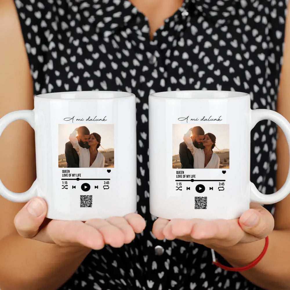 A Mi dalunk - Szerkeszthető bögre QR kóddal Valentin napra
