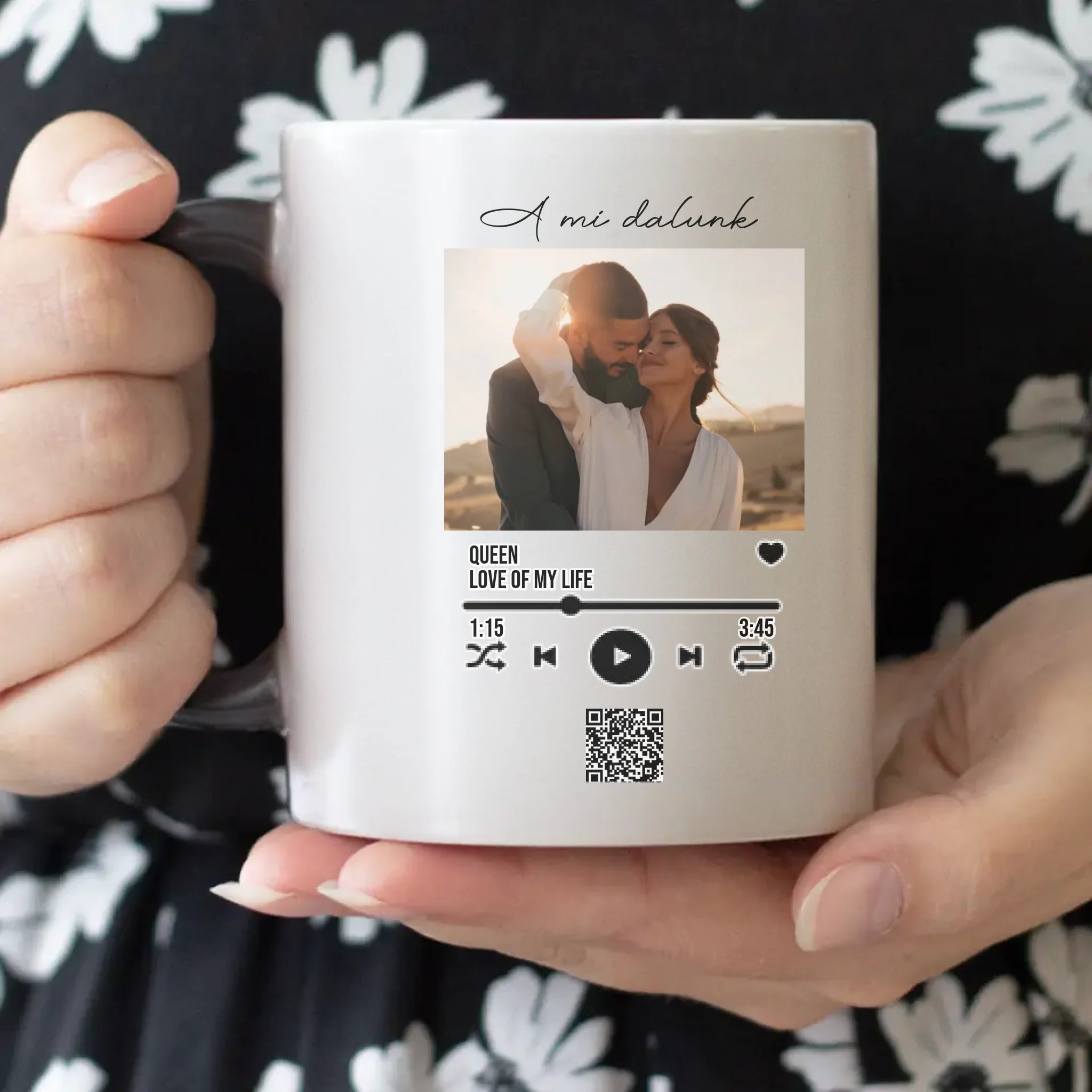 A Mi dalunk - Szerkeszthető bögre QR kóddal Valentin napra