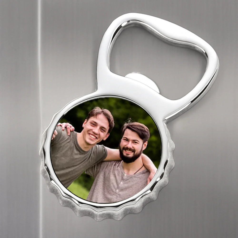 Karácsonyi ajándék barátoknak - sörnyitó hűtőmágnes egyedi képpel