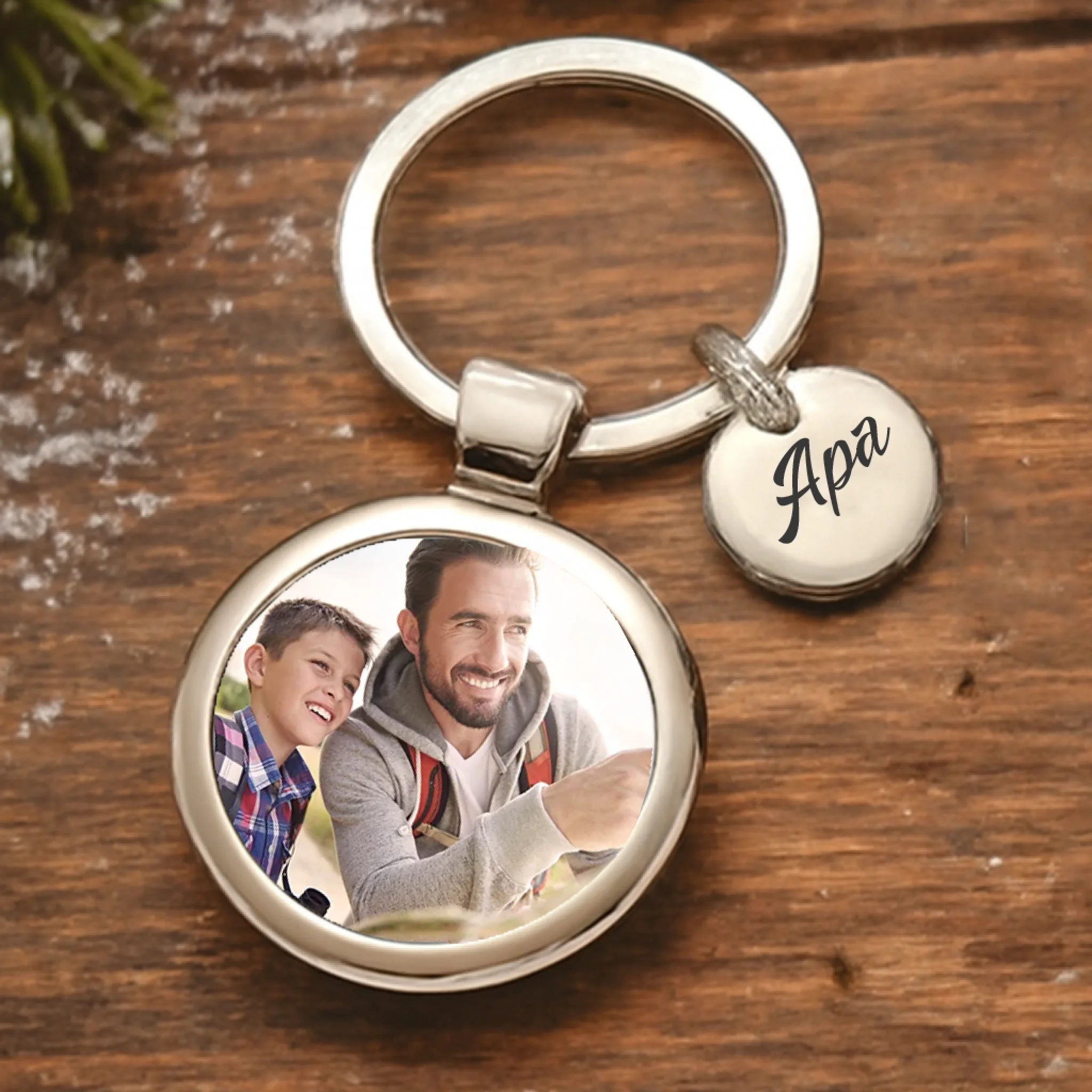 Karácsonyi ajándék apának - egyedi képes gravírozott fém kulcstartó