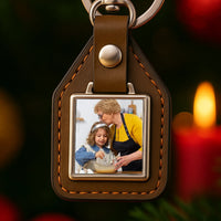 Ajándék nagymamának karácsonyra egyedi képes kulcstartó bőrháttérrel
