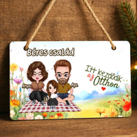 Ajtó kopogtató fa dísztábla szerkeszthető család karakterekkel