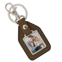 Ajándék nagypapának karácsonyra egyedi képes kulcstartó bőrháttérrel