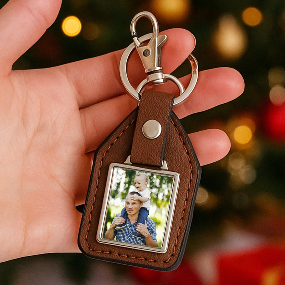 Karácsonyi ajándék apának egyedi képes kulcstartó bőrháttérrel
