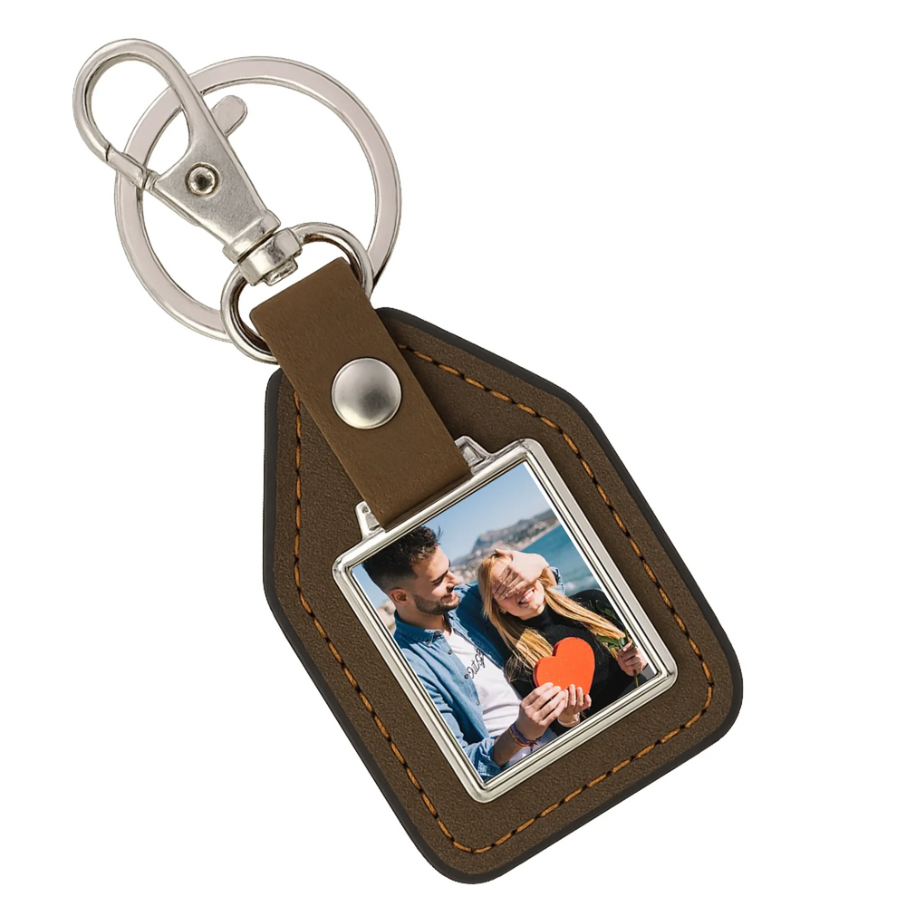 Ajándék karácsonyra pároknak egyedi képes kulcstartó bőrháttérrel