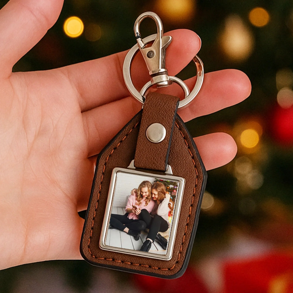 Ajándék testvérnek karácsonyra egyedi képes kulcstartó bőrháttérrel