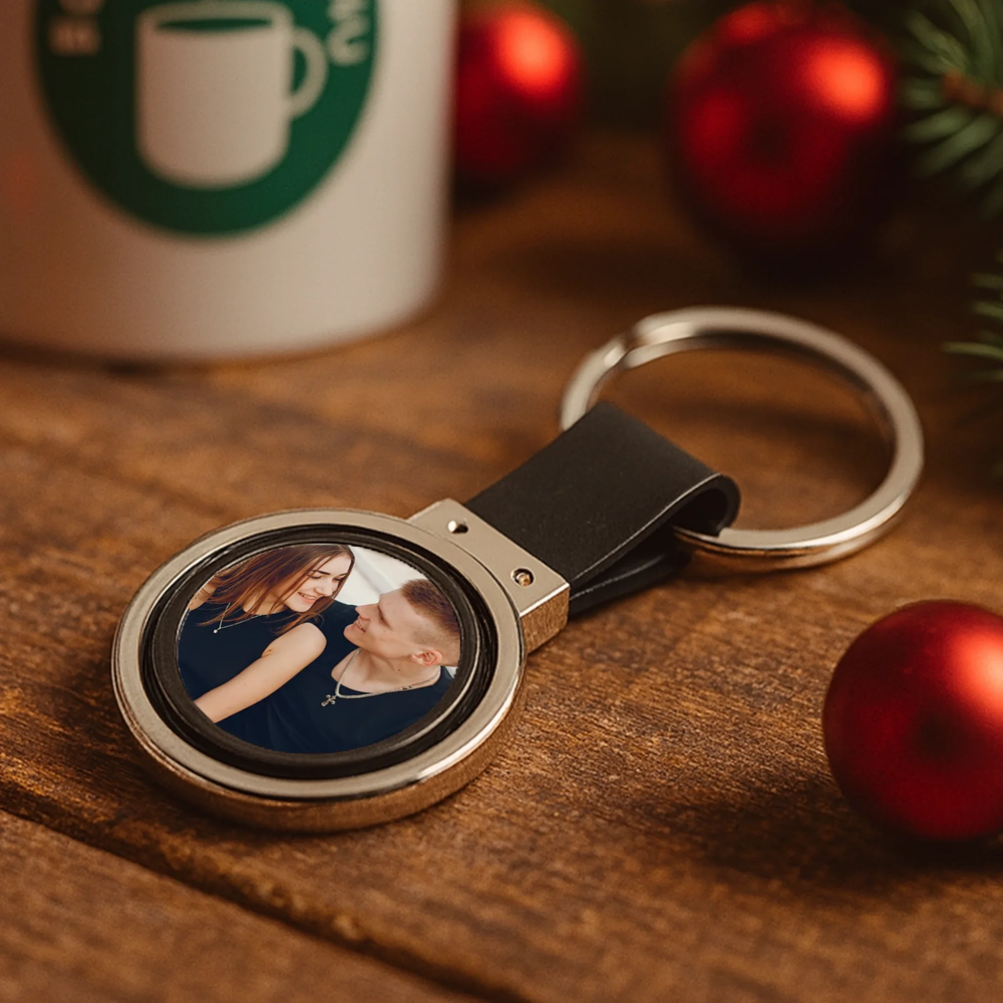 Karácsonyi ajándék pároknak- egyedi képes kétoldalas kulcstartó