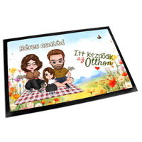 Tavaszi mintás szerkeszthető karakteres családos lábtörlő választható felirattal 