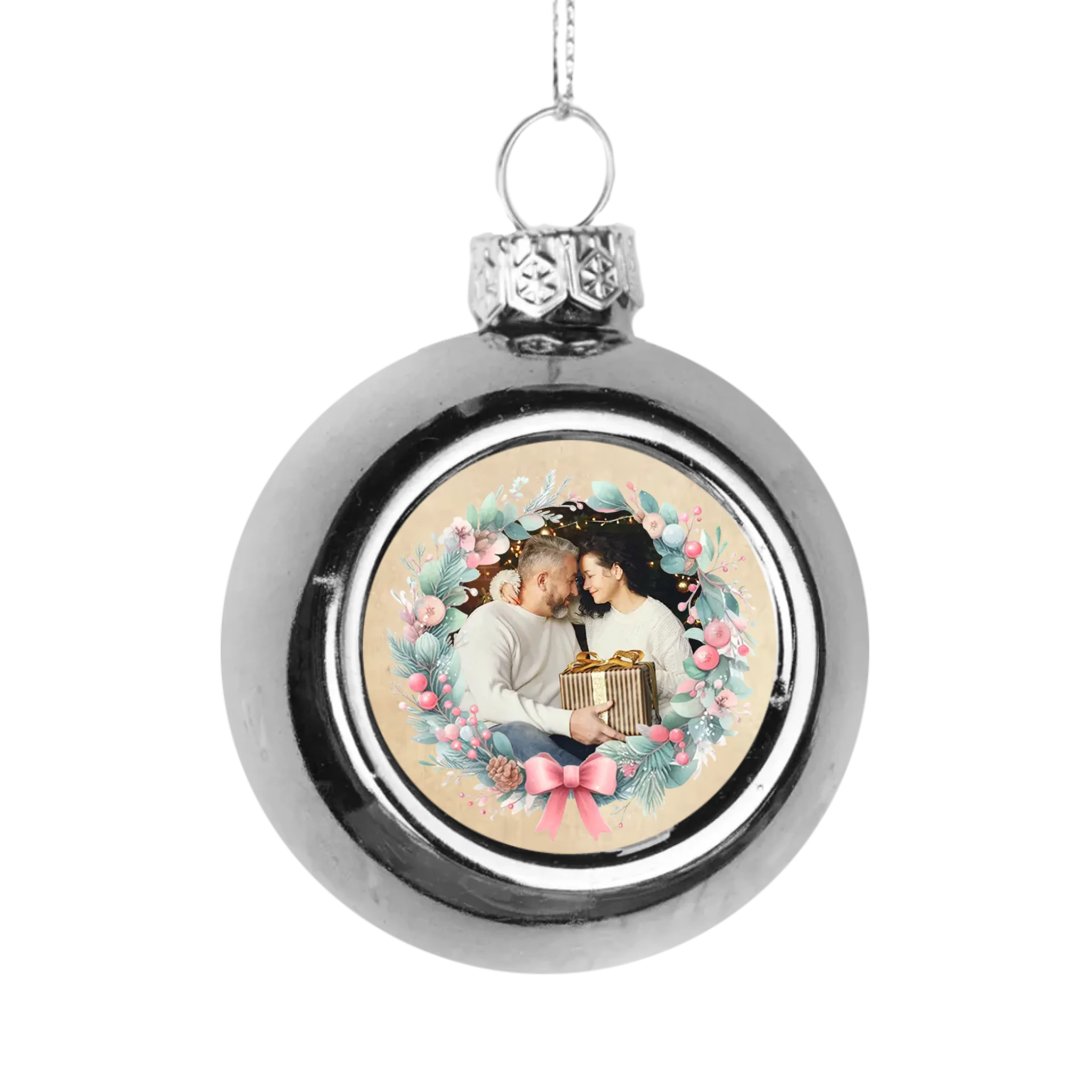 Karácsonyi ezüst gömbdísz ünnepi koszorúval és saját fényképpel