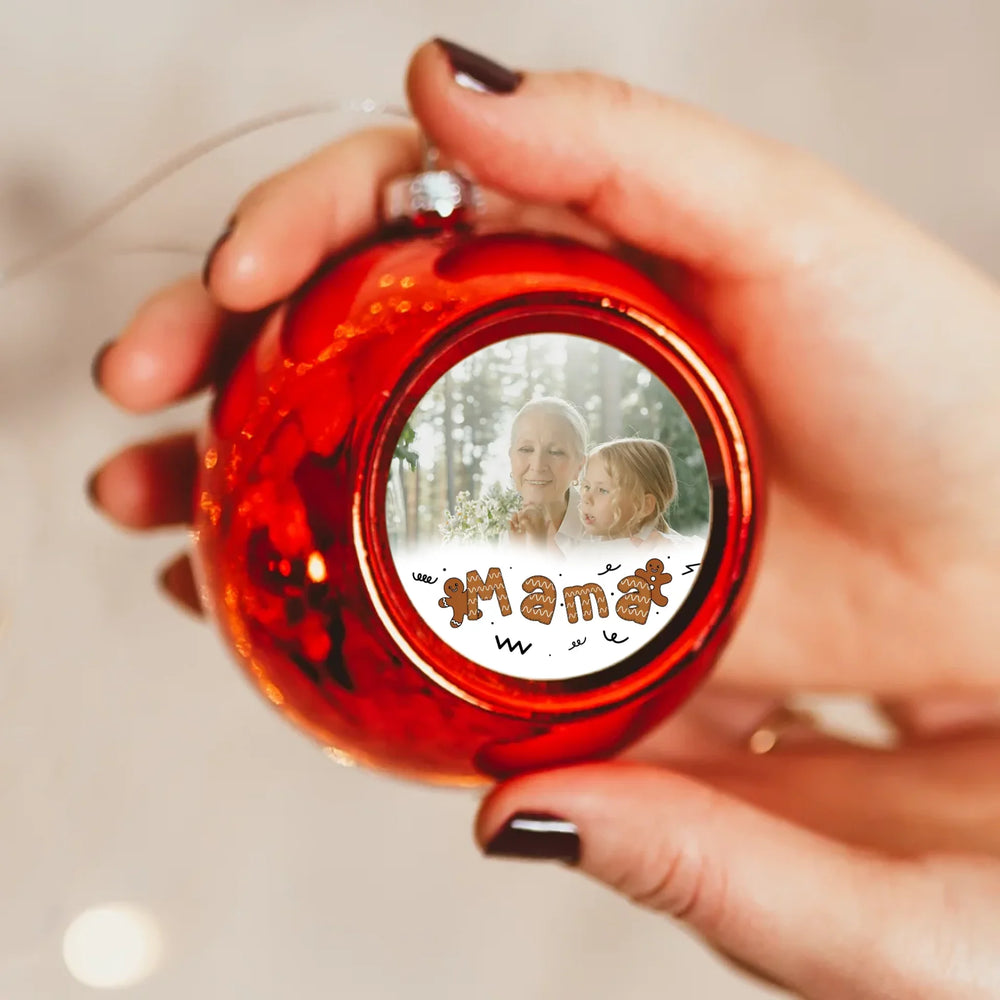 Mézeskalácsos karácsonyi piros gömbdísz egyedi képpel a Mamának