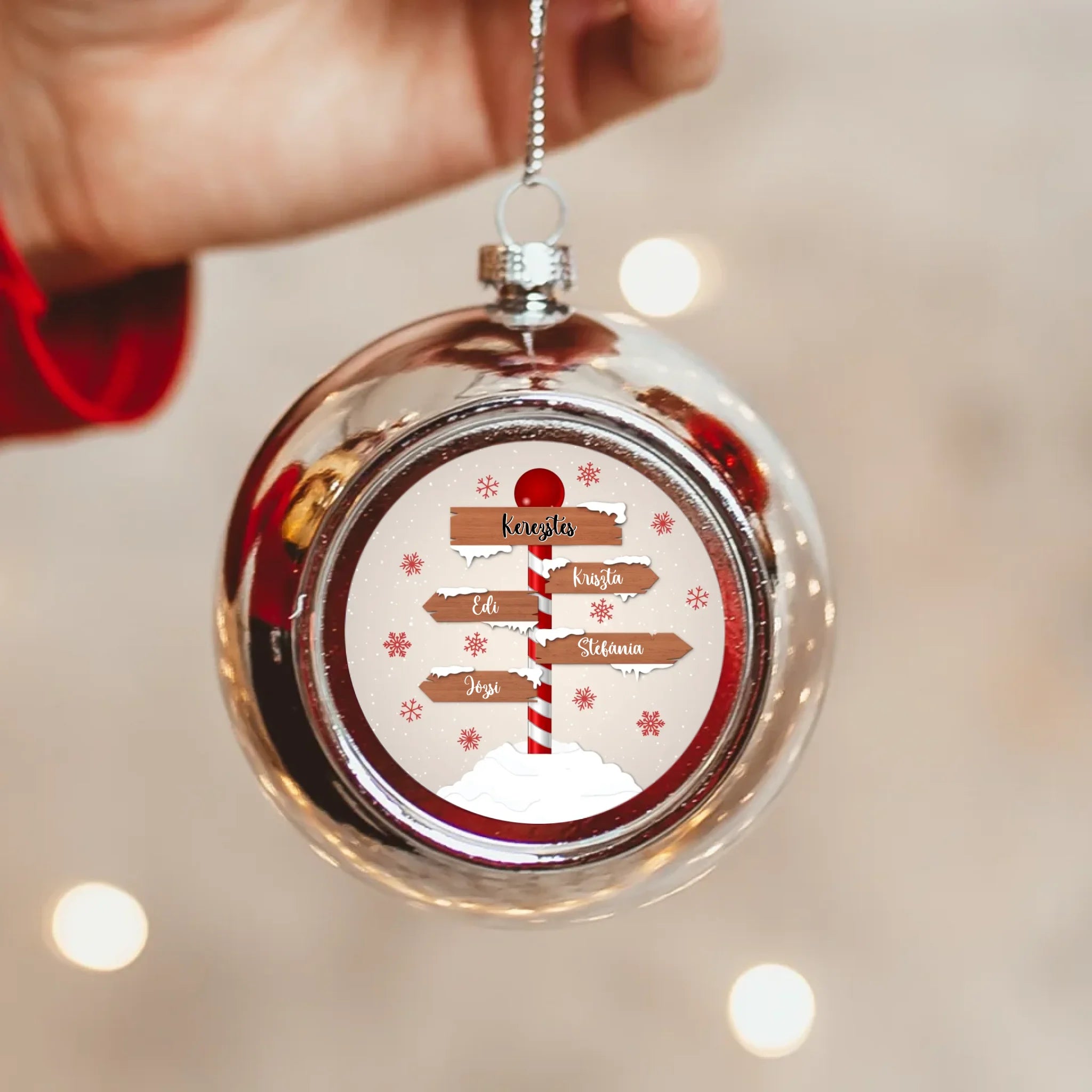 Útmutató karácsonyi ezüst gömbdísz az egész család nevével