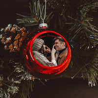 Karácsonyi piros gömbdísz saját fényképpel és szívhez szóló üzenettel