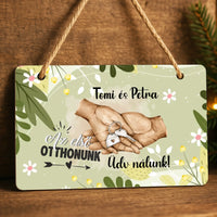 Üdvözlő fa dísztábla egyedi névvel és választahó mintával