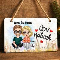 Ajtó kopogtató fa dísztábla szerkeszthető karakterekkel és kutyával