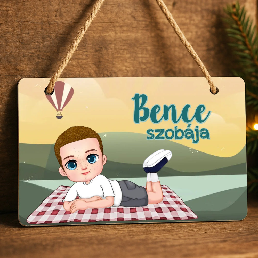 Szerkeszthető karakteres egyedi ajándék falidísz gyerekeknek kisfiús mintával