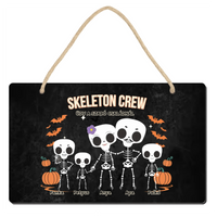 Személyre szabható őszi Halloweeni fali dekor tábla - Skeleton Crew családi ajándék