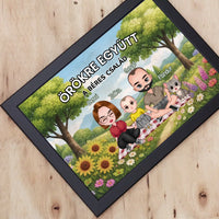 Személyre szabható cuki karakteres családi falikép gyerekekkel, akár 4 kisálattal