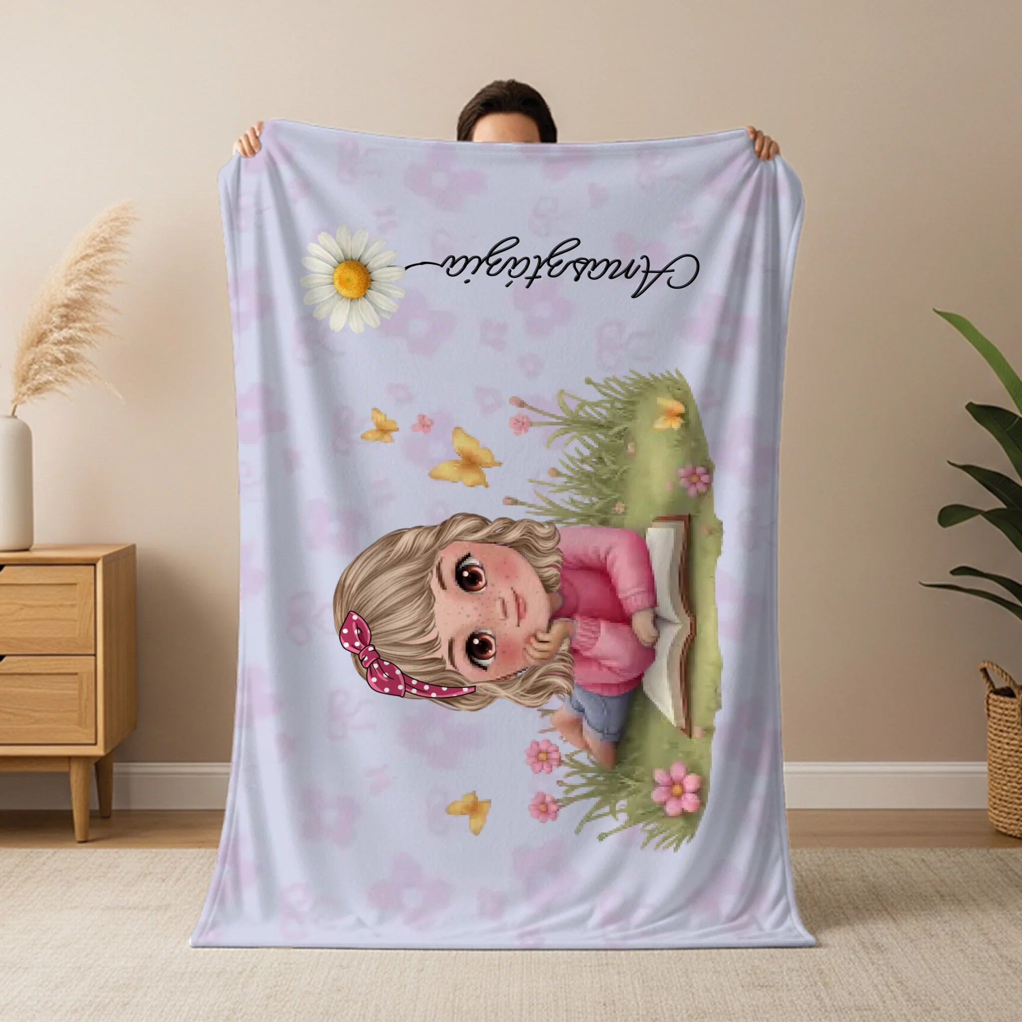 Személyre szabható takaró - cuki karakteres pléd lányoknak saját névvel és virrággal