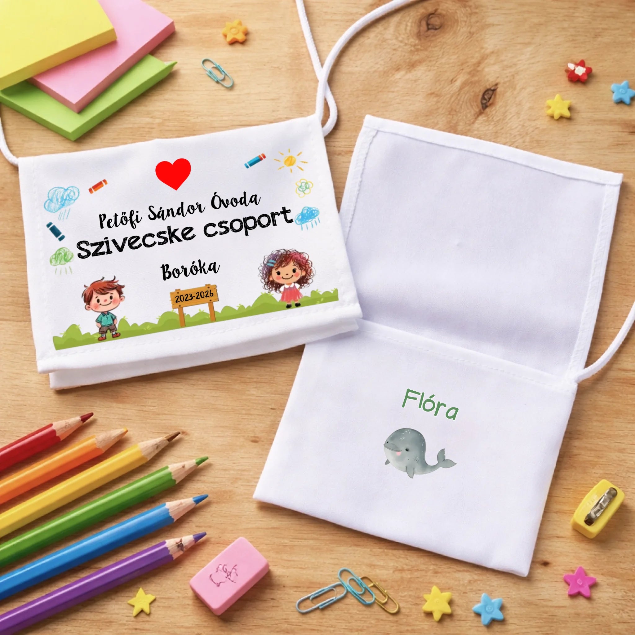 Ballagási tarisznya szerkeszthető csoport névvel és felirattal