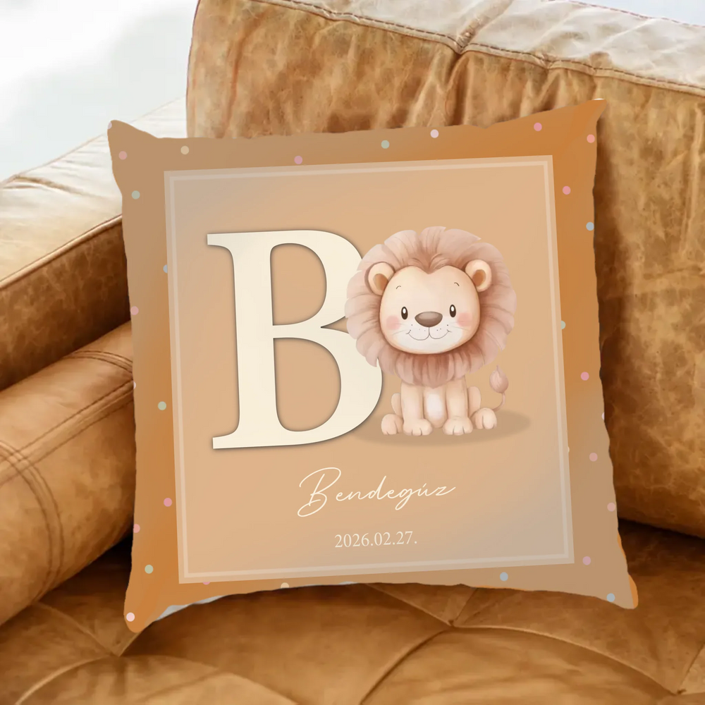 Névre szóló fullprint párna monogrammal, állatos mintával - ajándék gyerekeknek