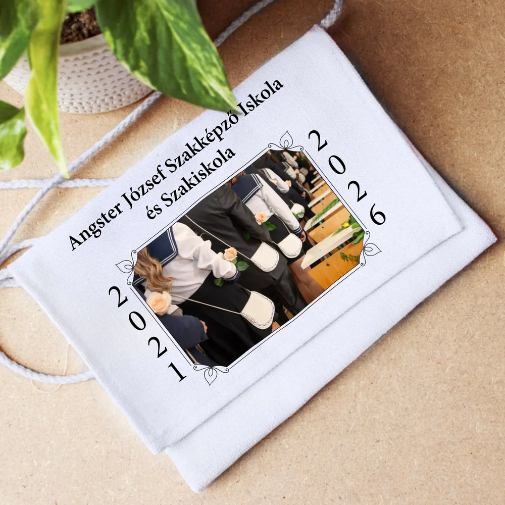 Egyedi képes ballagási tarisznya - ajándék általános és középiskolásoknak