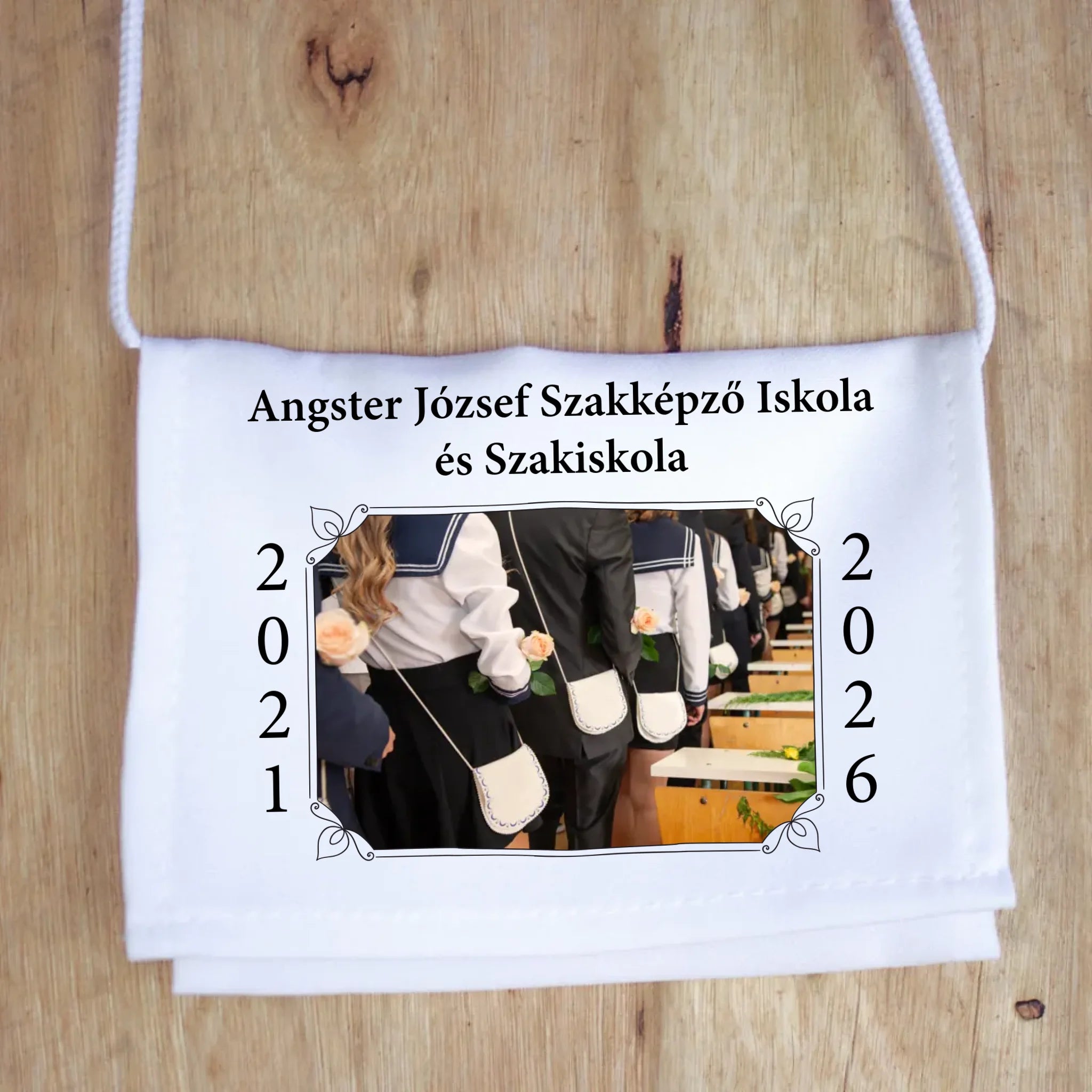 Egyedi képes ballagási tarisznya - ajándék általános és középiskolásoknak