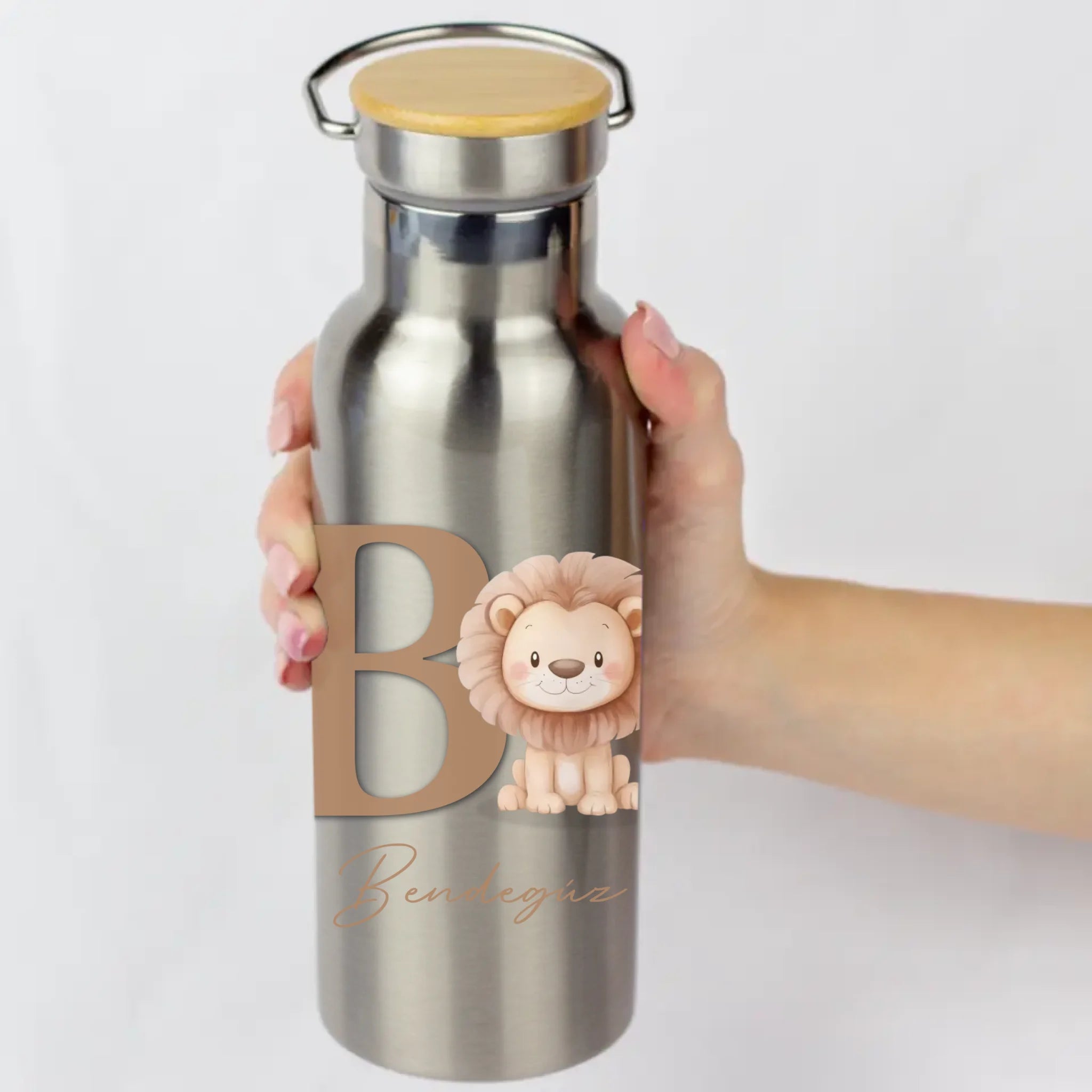 Névre szóló bambusz fedeles kulacs állatos mintával és kezdőbetűvel - egyedi ajándék gyerekeknek