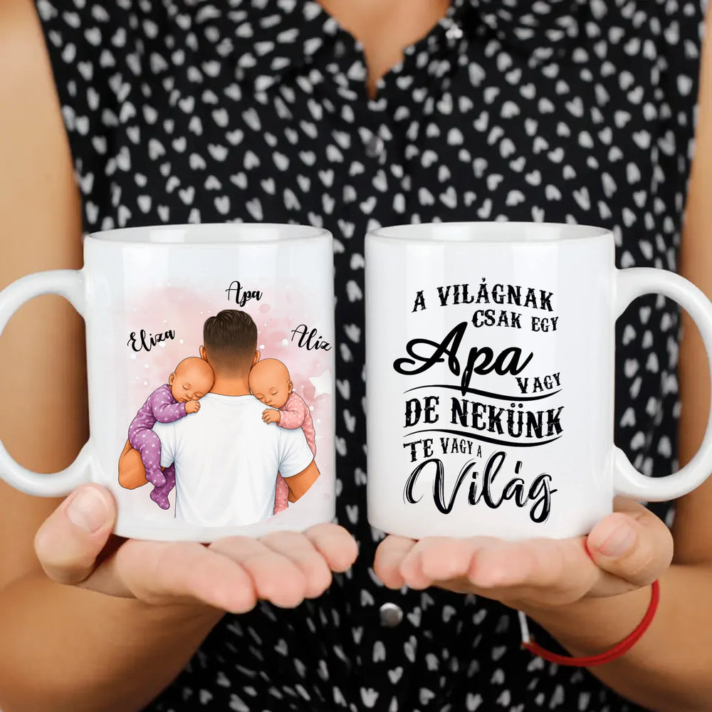 Apa két kisbabával egyedi bögre
