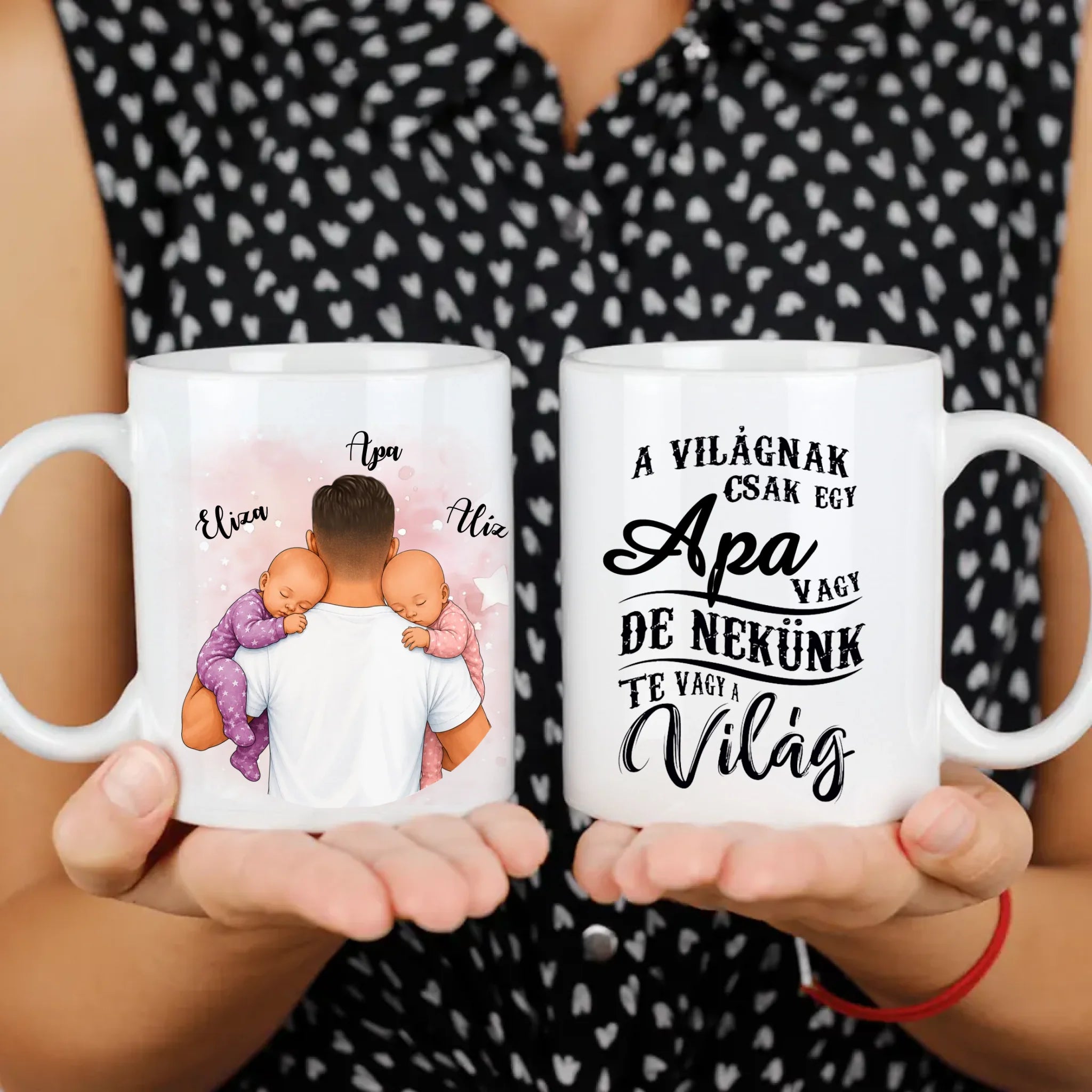 Apa két kisbabával egyedi bögre