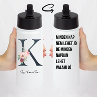 Szívószálas virágos kulacs névvel