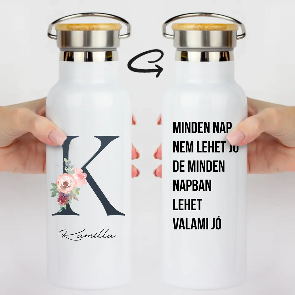 Egyedi virágos kulacs névvel