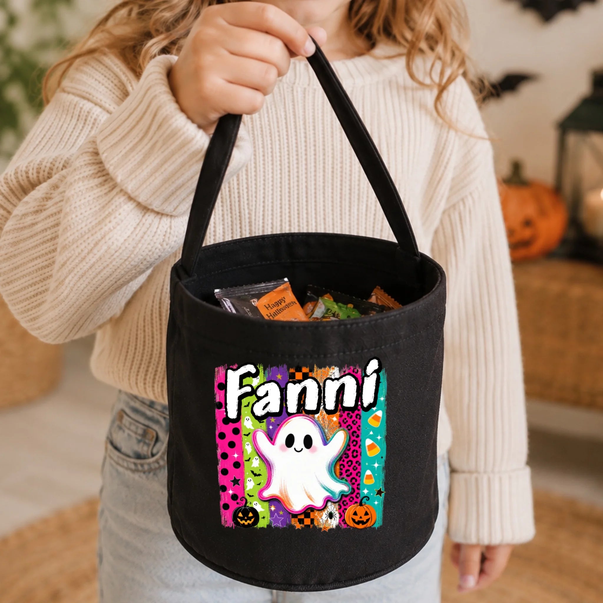 Névre szóló halloweeni cukorkagyűjtő zsák gyerekeknek - szellemes mintával