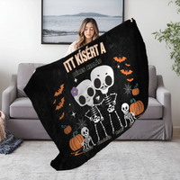 Személyre szabható őszi Halloweeni pléd - Skeleton Crew családi ajándék pároknak