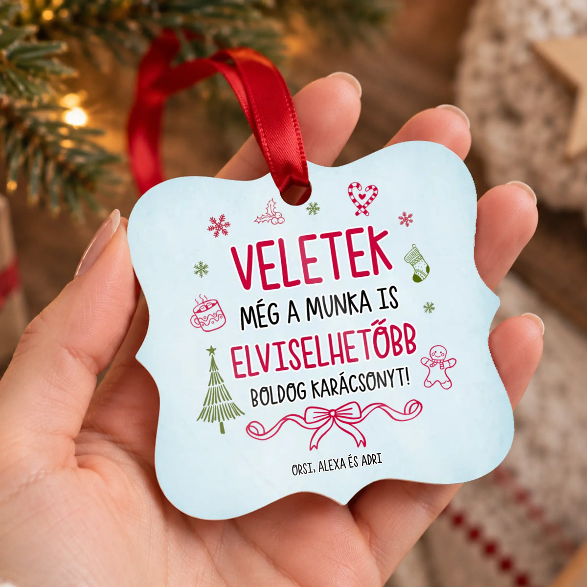 Karácsonyfadísz kollégáknak - vicces üzenettel négyzet alakú dísz