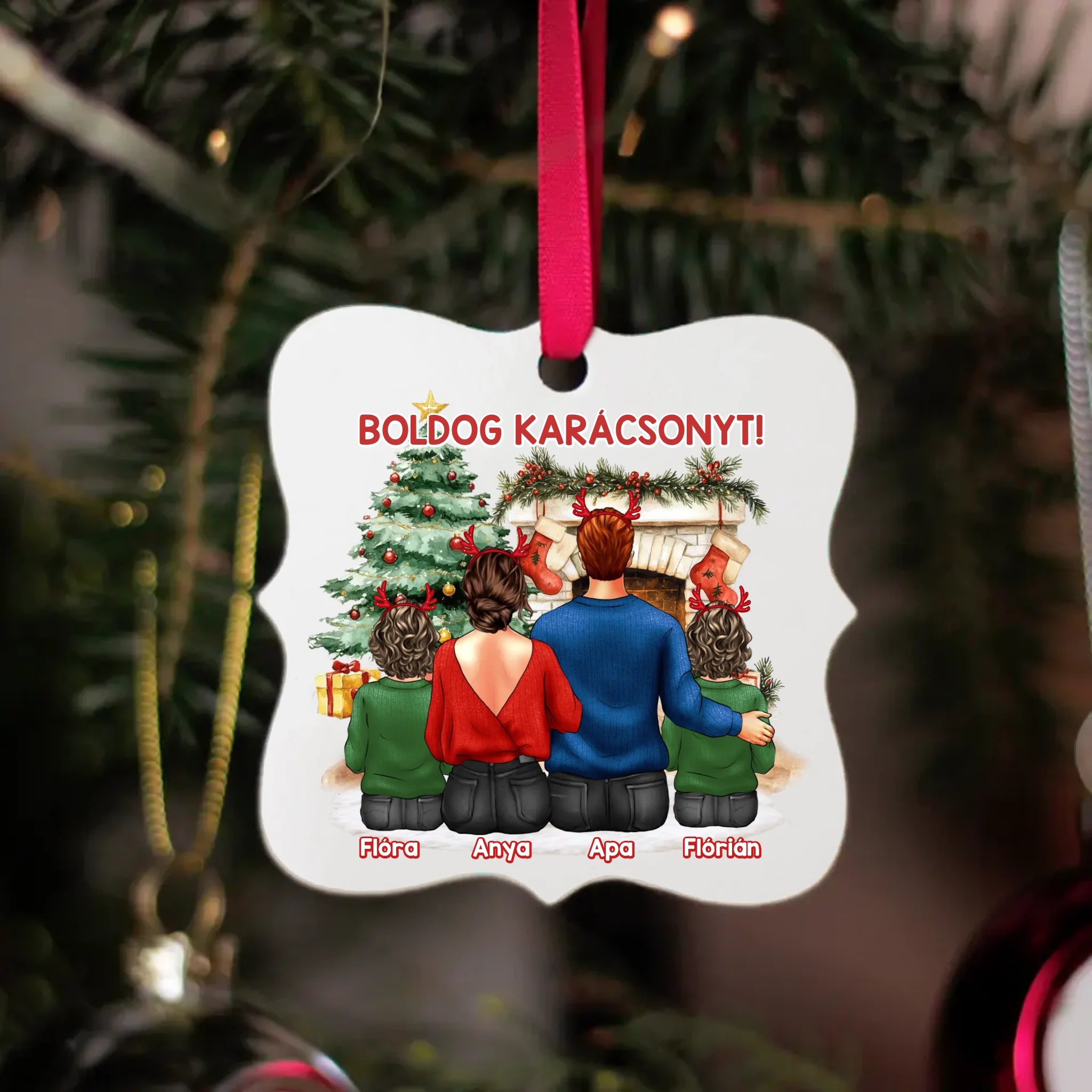 Családi mintás karácsonyfadísz fehér alapon