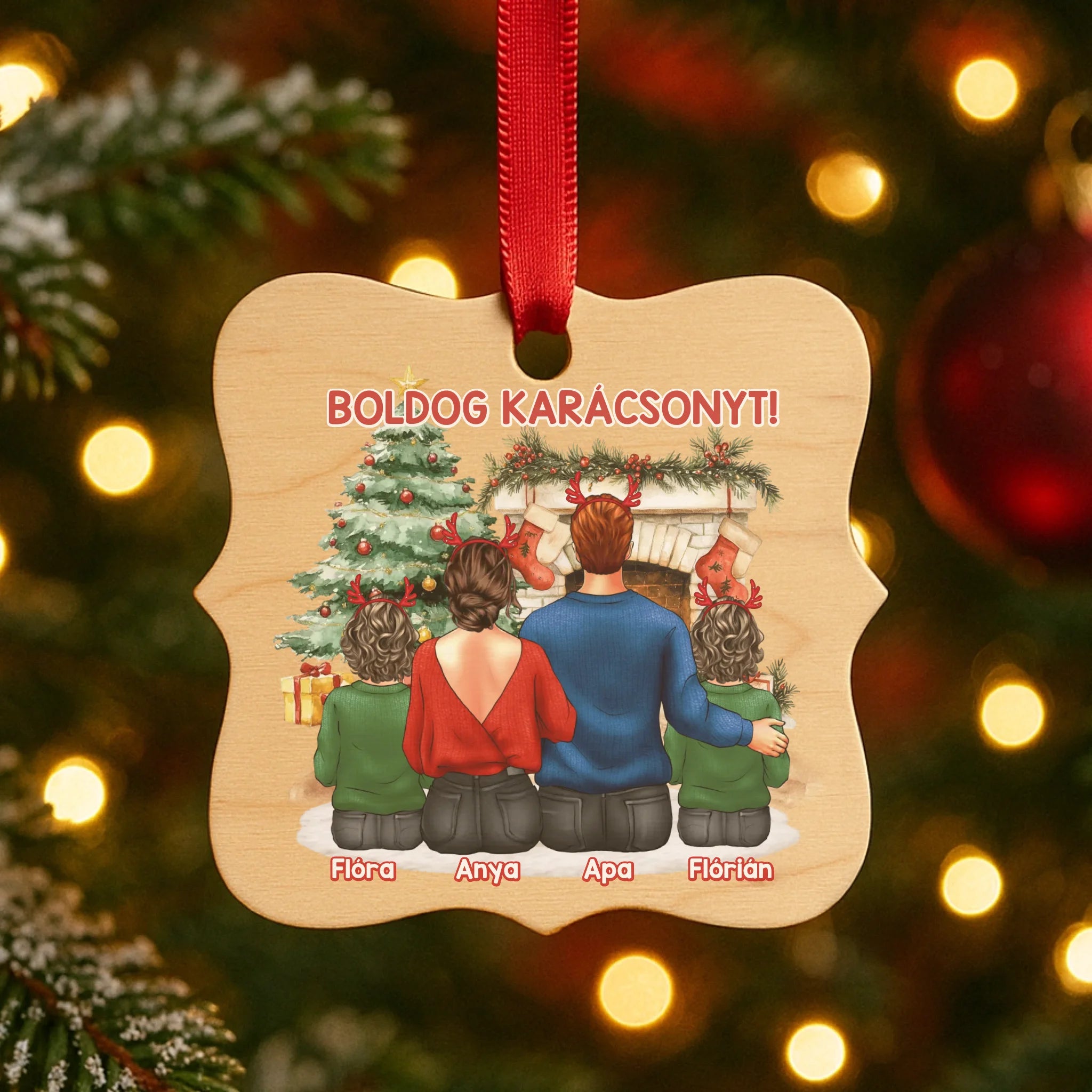 Családi mintás karácsonyfadísz fa alapon