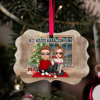 Egyedi karácsonyi ajándék pároknak - szerkeszthető karakteres karácsonyfadísz